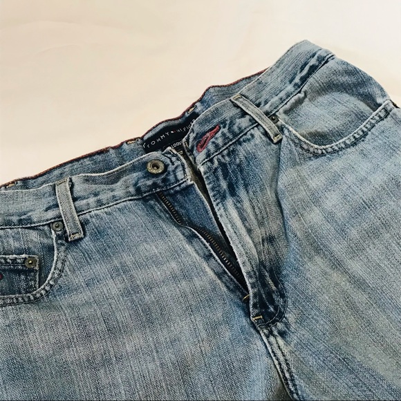 Tommy Hilfiger Loose Fit Jeans Shorts - Picture 3 of 6